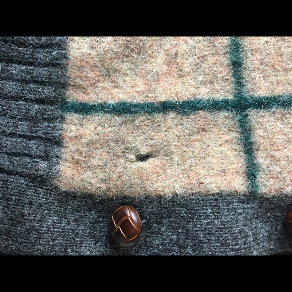 Vintage-Looking Shetland Wool Cardigan - Picture 8 of 8